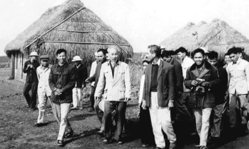 Chủ tịch Hồ Chí Minh với những chuyến đi thực tế địa phương (giai đoạn 1954 - 1969)