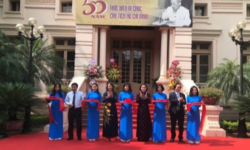 Trưng bày hơn 700 tư liệu về Chủ tịch Hồ Chí Minh