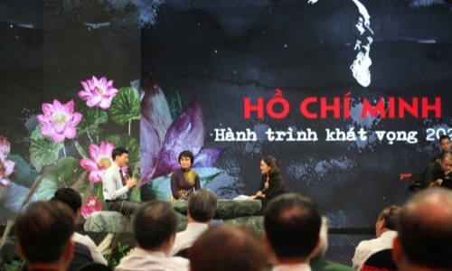 “Hồ Chí Minh - Hành trình khát vọng năm 2020”