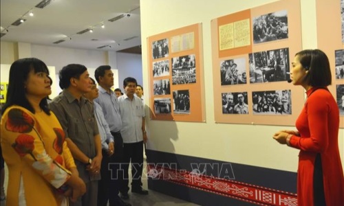 Đắk Lắk: Trưng bày nhiều hình ảnh, tư liệu quý về Chủ tịch Hồ Chí Minh