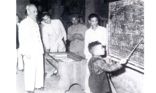 Chủ tịch Hồ Chí Minh – Người Thầy giáo vĩ đại của dân tộc Việt Nam