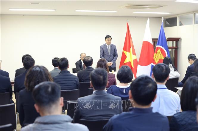 Quang cảnh buổi nói chuyện chuyên đề tại Đại sứ quán Việt Nam tại Nhật Bản.