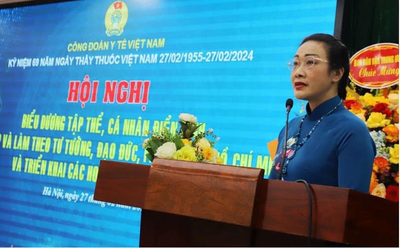 Bà Phạm Thanh Bình, Chủ tịch Công đoàn Y tế Việt Nam, phát biểu khai mạc Hội nghị