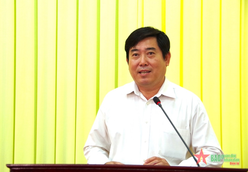 Đồng chí Dương Văn Triệu, Phó trưởng ban Thường trực Ban Tuyên giáo Tỉnh ủy Trà Vinh phát biểu tại hội nghị.