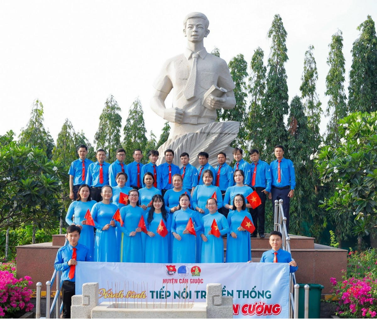 Tuổi trẻ huyện Cần Giuộc tham gia Hành trình tiếp nối truyền thống Long An trung dũng kiên cường