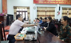 Phòng Giao dịch Ngân hàng CSXH huyện Yên Lạc học và làm theo lời Bác