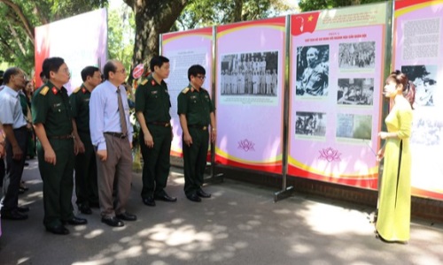 Triển lãm “Chủ tịch Hồ Chí Minh với ngành Hậu cần Quân đội”