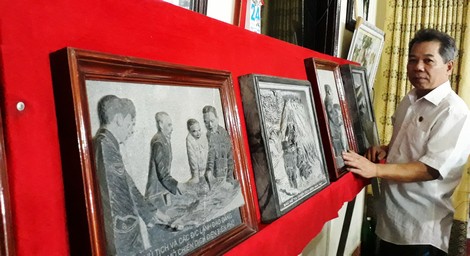 Nghệ nhân Triệu Hoàng Giang và những bức tranh quý.