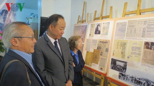 Triển lãm tư liệu về Chủ tịch Hồ Chí Minh tại Pháp.