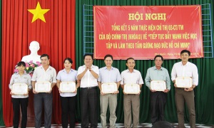 Kiên Giang: Hiệu quả từ việc học tập và làm theo tấm gương đạo đức Hồ Chí Minh
