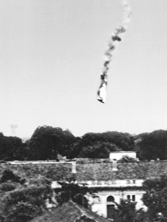 Kỷ niệm lần thứ 77 Ngày sinh của Chủ tịch Hồ Chí Minh, ngày 19 tháng 5 năm 1967, Hà Nội bắn rơi 10 máy bay giặc Mỹ