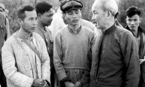 Tư tưởng Hồ Chí Minh về đánh giá cán bộ và vấn đề đổi mới công tác cán bộ
