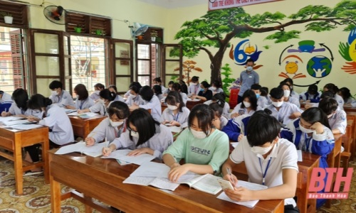 Thăm ngôi trường “gặt giải” trong cuộc thi “Tìm hiểu Bác Hồ với Thanh Hóa, Thanh Hóa làm theo lời Bác”