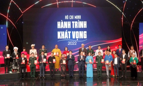 “Hồ Chí Minh – Hành trình khát vọng 2022”: Lan tỏa tinh thần tận hiến vì dân