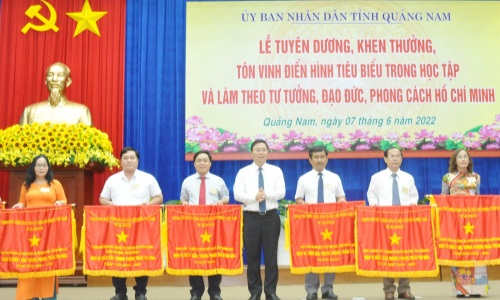 Khơi dậy ý chí tự lực, tự cường