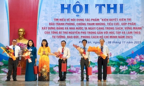 Huyện ủy Phú Tân khai mạc Hội thi tìm hiểu tác phẩm của Tổng Bí thư Nguyễn Phú Trọng gắn với học tập và làm theo tư tưởng, đạo đức, phong cách Hồ Chí Minh