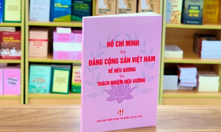 Khơi dậy tinh thần nêu gương trong cán bộ, đảng viên