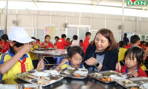 Chị em ruột học và làm theo Bác bằng việc làm thiết thực