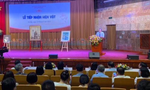 Bảo tàng Hồ Chí Minh tiếp nhận hiện vật về Bác Hồ