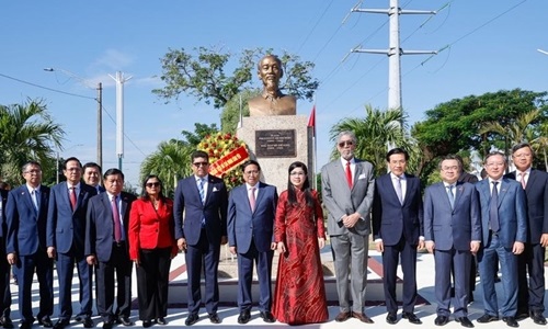 Khánh thành tôn tạo Tượng đài Chủ tịch Hồ Chí Minh tại Dominica