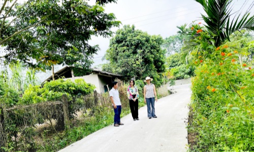 Xứng đáng là người cán bộ “dân tin, Đảng cử”