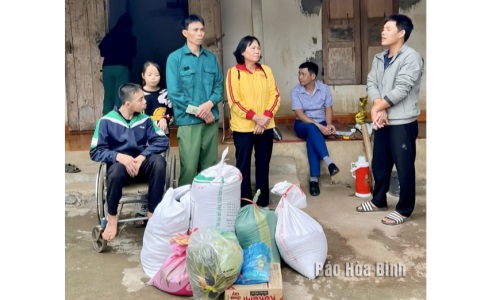Mỗi ngày làm một việc tốt: Bài 3 - Học Bác tinh thần tương thân, tương ái