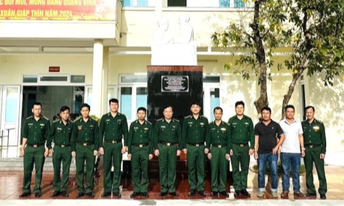 Đà Nẵng: Khánh thành tượng đài “Bác Hồ với chiến sĩ Biên phòng”