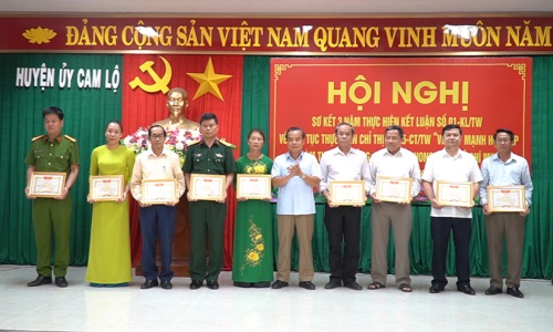 Cam Lộ đưa việc học tập và làm theo Bác trở thành việc làm thường xuyên của cán bộ, đảng viên và Nhân dân