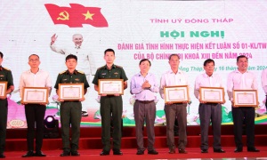 Học tập và làm theo gương Bác góp phần bảo vệ vững chắc nền tảng tư tưởng của Đảng