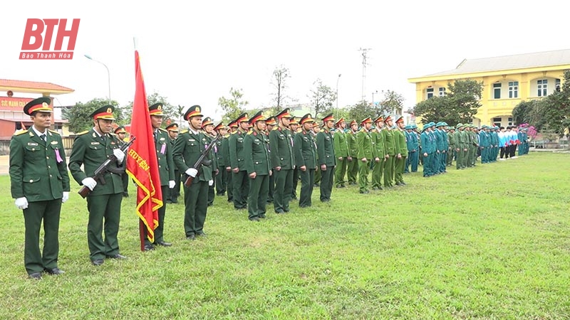Lực lượng vũ trang huyện Vĩnh Lộc trong lễ ra quân huấn luyện năm 2024.