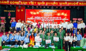 Ðảng bộ Trường Ðại học Tây Ðô làm theo tư tưởng, đạo đức, phong cách Hồ Chí Minh