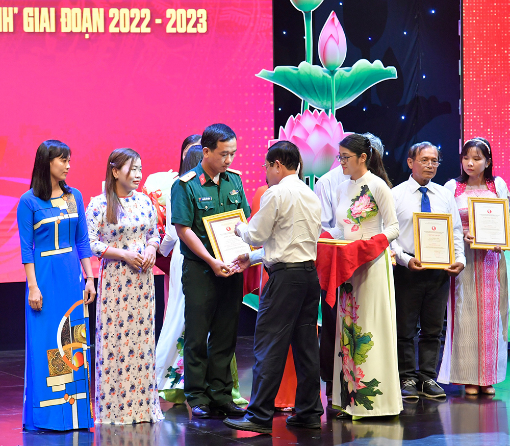 Trao giải cuộc thi giai đoạn 2022 - 2023