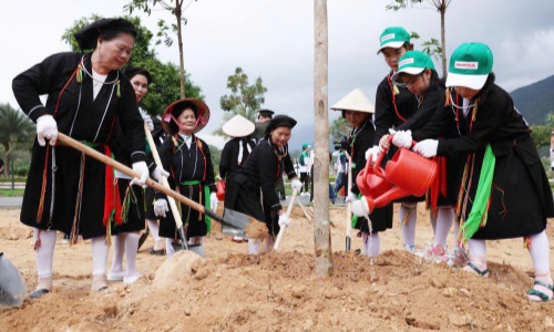 Vĩnh Phúc: Mùa xuân trồng cây nhớ Bác
