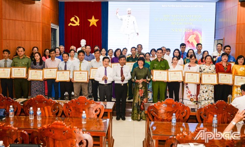 TP. Mỹ Tho: Làm theo Bác, mỗi đảng viên nêu gương sáng trong công tác và đời sống