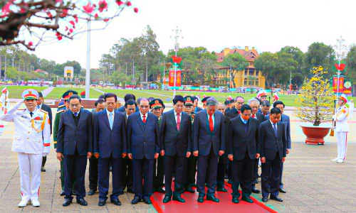 Lãnh đạo Đảng, Nhà nước vào Lăng viếng Chủ tịch Hồ Chí Minh nhân kỷ niệm 95 năm Ngày thành lập Đảng