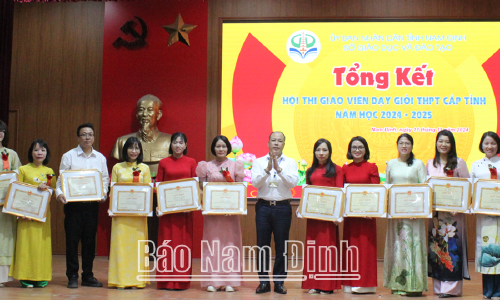 Ngành Giáo dục và Đào tạo Nam Định học và làm theo Bác “Mỗi ngày đến trường có một đổi mới trong công việc”