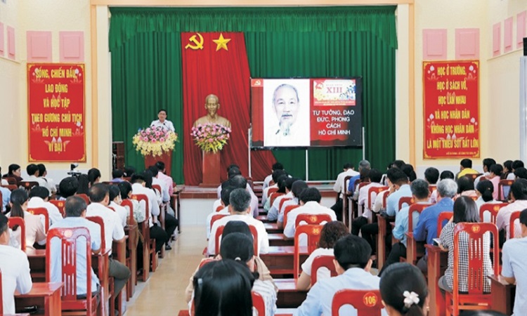 Học tập và làm theo tư tưởng, đạo đức, phong cách Hồ Chí Minh trong nâng cao dân trí, bồi dưỡng nhân tài đáp ứng yêu cầu hội nhập và phát triển