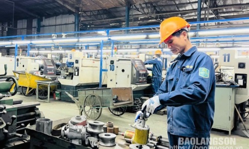 Công nhân tiêu biểu học và làm theo Bác