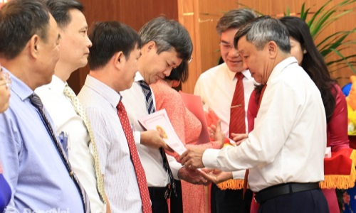 Học và làm theo Bác về tinh gọn tổ chức bộ máy