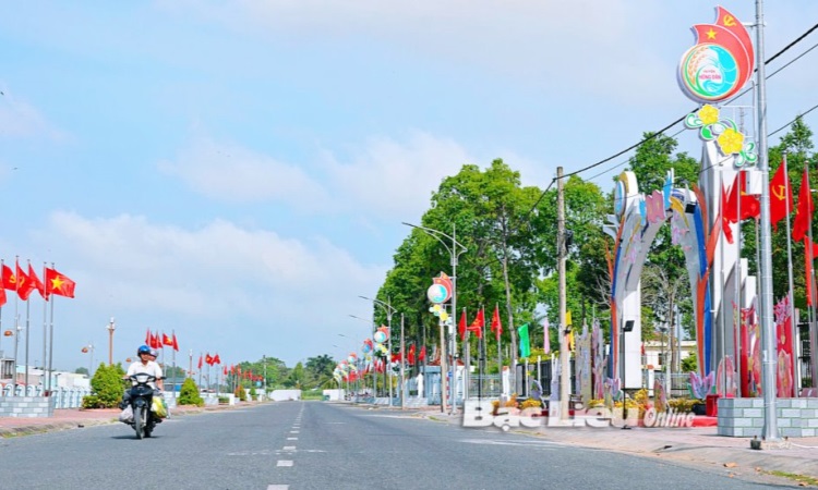 Tự lực, tự cường đưa quê hương phát triển