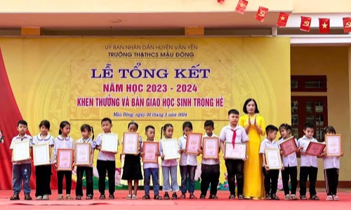 Cô giáo Trần Thị Bích Đào tiêu biểu học và làm theo lời Bác