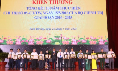 Tiếp tục đẩy mạnh việc học tập và làm theo Bác đi vào chiều sâu, lan tỏa mạnh mẽ trong toàn xã hội