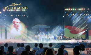 Chương trình nghệ thuật đặc biệt "Người là Hồ Chí Minh"