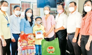 Nông dân thành phố Hồ Chí Minh làm theo lời Bác