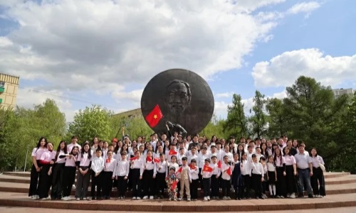 Hoa tháng Năm nở giữa lòng Moscow
