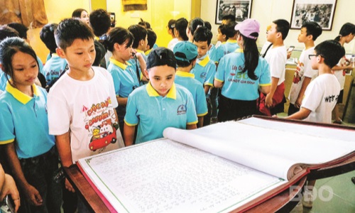 Nhân dân Bình Ðịnh với Bác Hồ