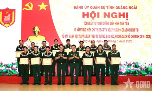 Đảng ủy Quân sự tỉnh Quảng Ngãi tuyên dương điển hình tiên tiến học tập và làm theo Bác