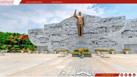 Quảng trường Tây Bắc và Tượng đài Bắc Hồ