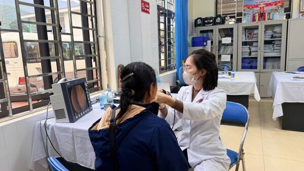 Thắp sáng y đức, vì nhân dân phục vụ