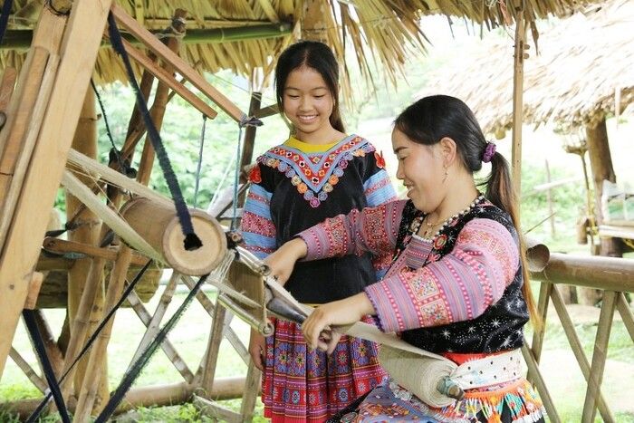 Lý luận đường lối đổi mới của Đảng Cộng sản Việt Nam: Phát triển sáng tạo chủ nghĩa Mác - Lê-nin và tư tưởng Hồ Chí Minh từ thực tiễn Việt Nam